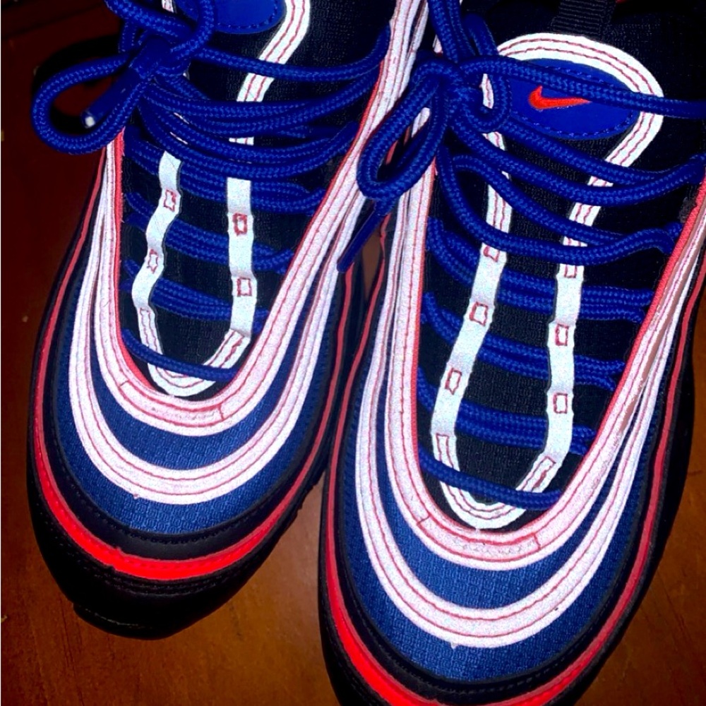 Nike Air Youth size 6